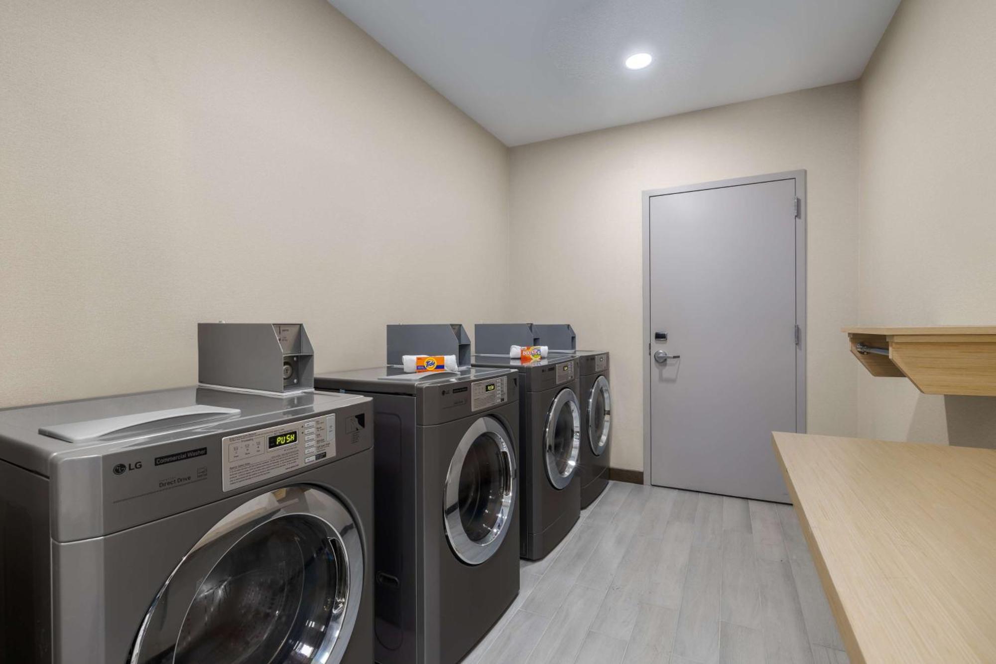 Home2 Suites By Hilton ال سنترو المظهر الخارجي الصورة