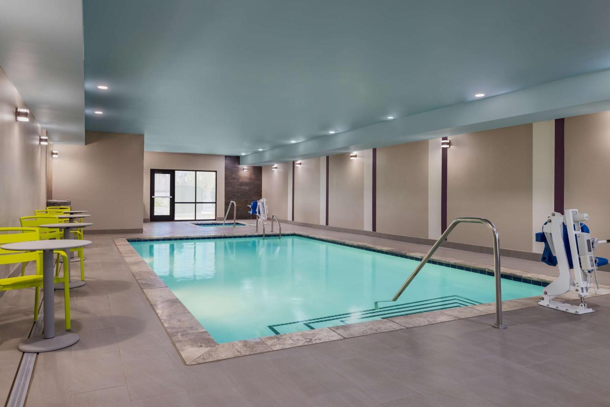 Home2 Suites By Hilton ال سنترو المظهر الخارجي الصورة